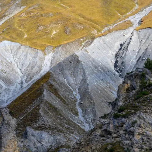 Ravines creusées par l'érosion dans le haut Val da Stabelchod